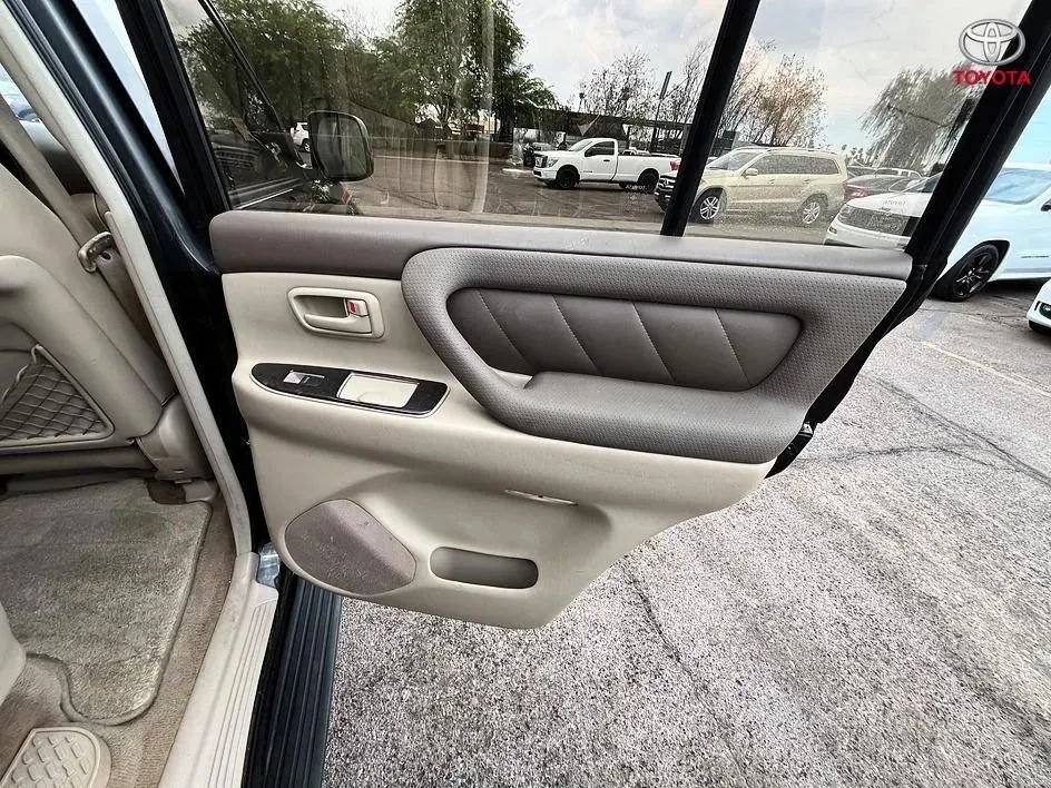 Used 2001 Toyota Land Cruiser AWD/4WD image 16