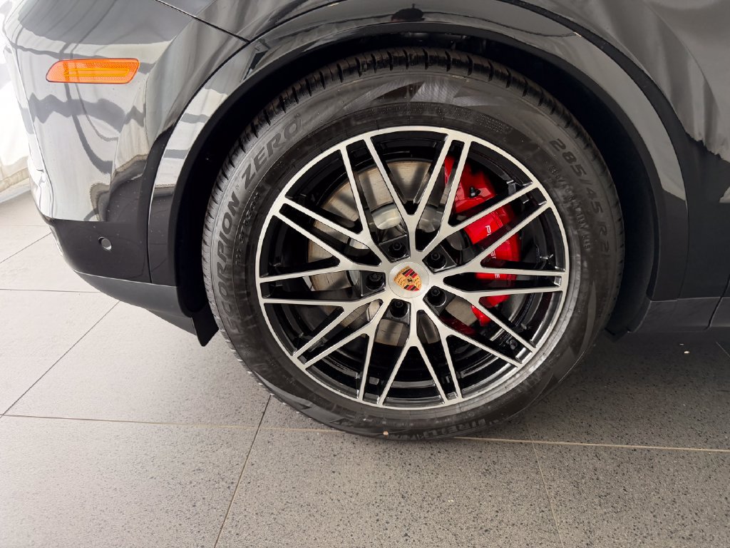 New 2026 Porsche Cayenne S AWD/4WD image 10