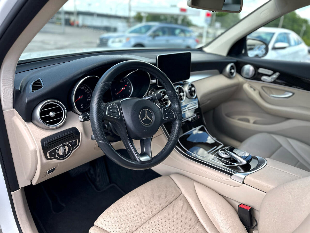 Used 2018 Mercedes-Benz GLC 300 4MATIC image 14
