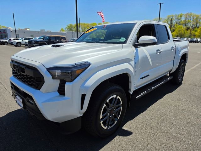 Used 2024 Toyota Tacoma TRD Sport w/ TRD Sport Upgrade Package AWD/4WD image 3
