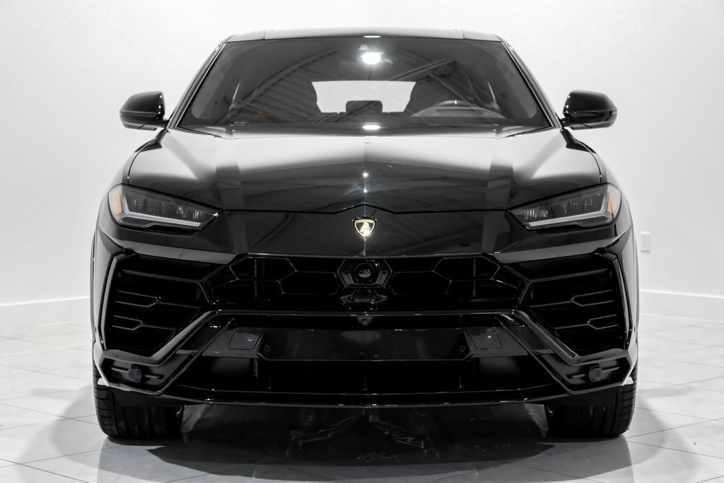 Used 2022 Lamborghini Urus image 2