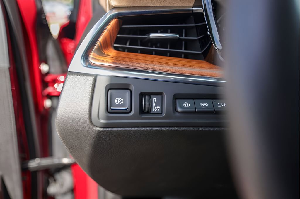 Used 2019 Cadillac XT5 Platinum AWD/4WD image 12