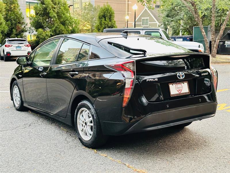 Used 2018 Toyota Prius Two image 12