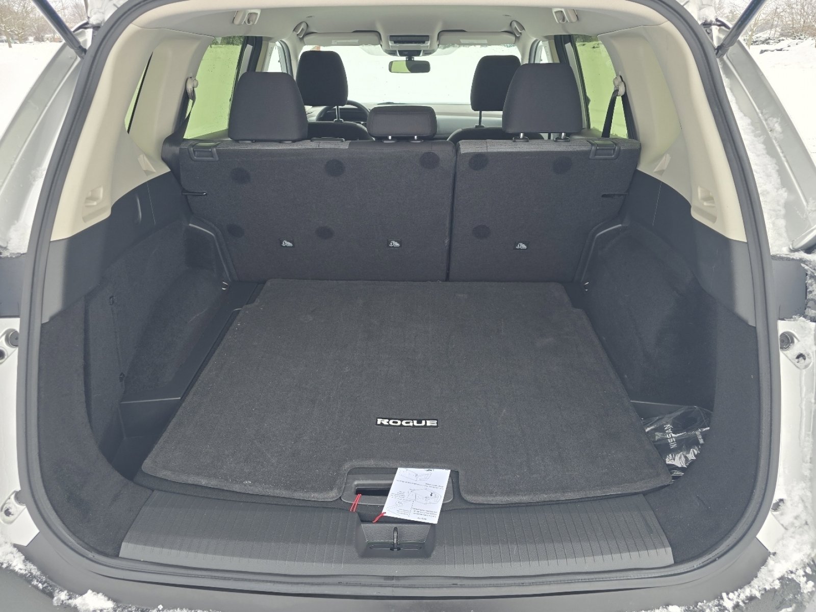 Used 2023 Nissan Rogue SV image 18