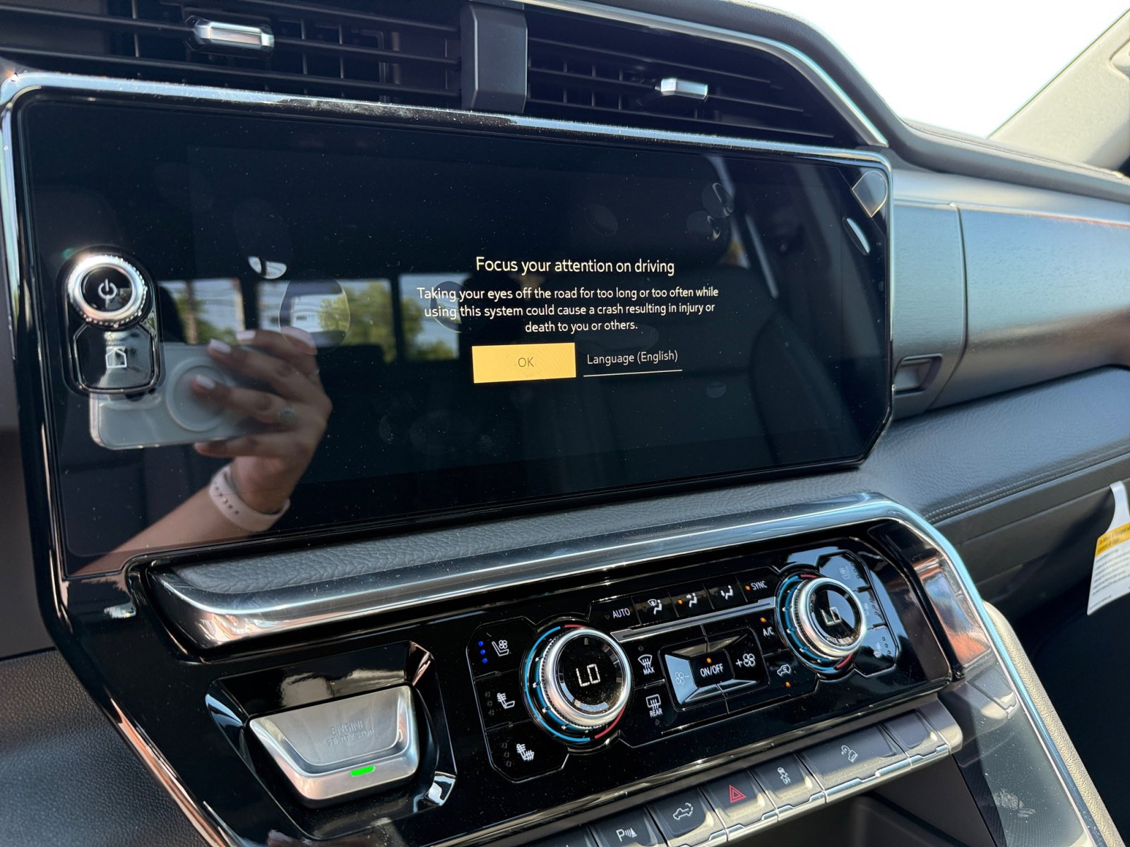 New 2025 GMC Sierra 2500 Denali w/ Denali Reserve Package image 12