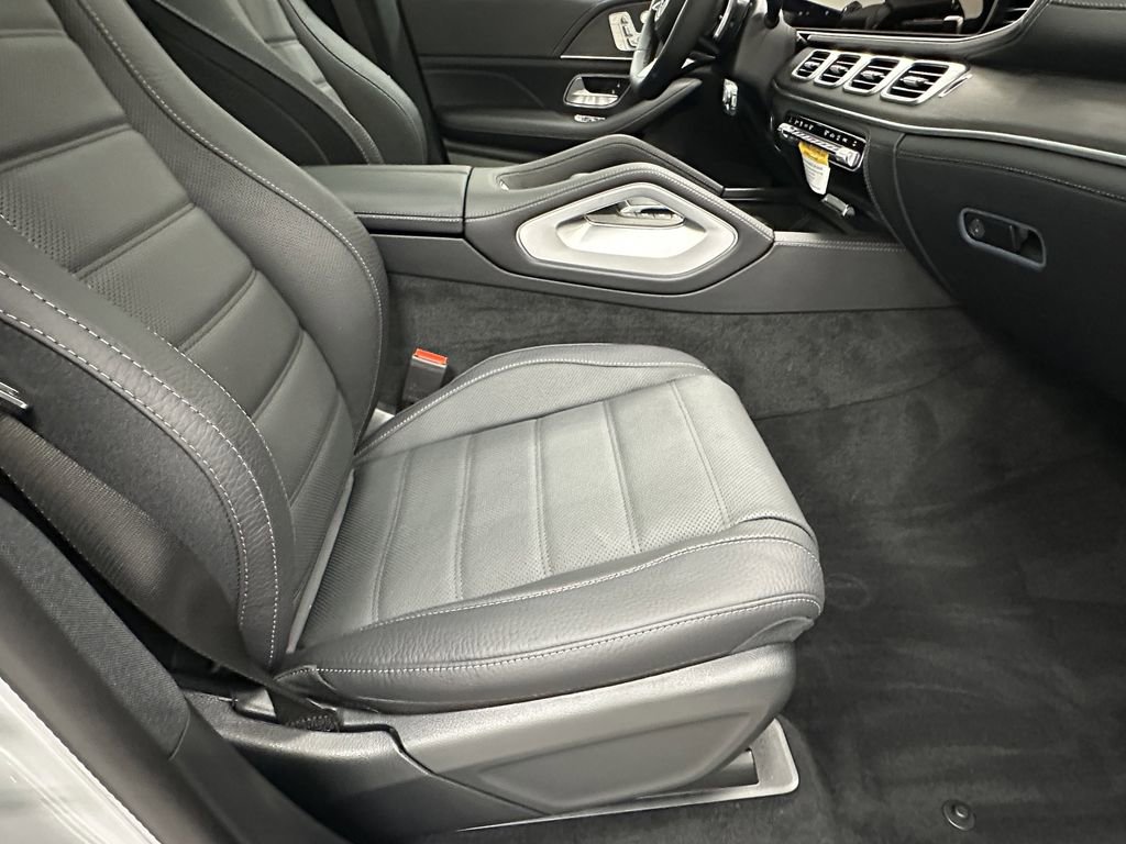 New 2026 Mercedes-Benz GLS 580 4MATIC image 15