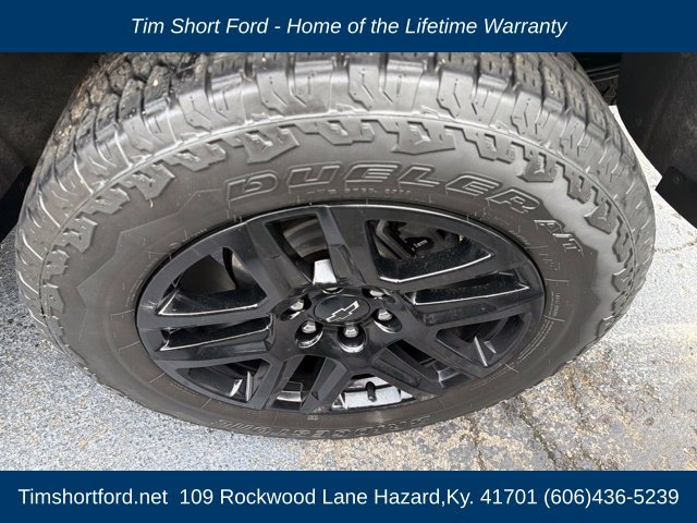 Used 2024 Chevrolet Colorado Trail Boss w/ Technology Package AWD/4WD image 16