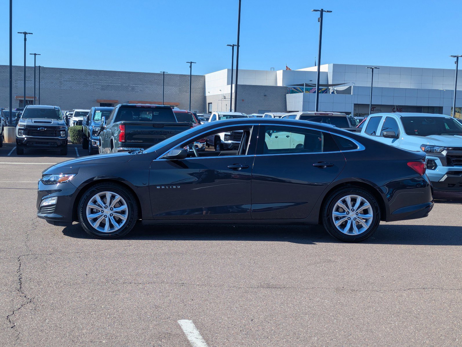 Certified 2023 Chevrolet Malibu LT image 3