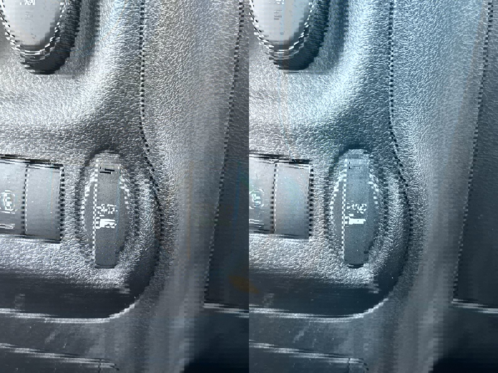 Used 2017 Jeep Wrangler Unlimited Sahara w/ Max Tow Package image 31