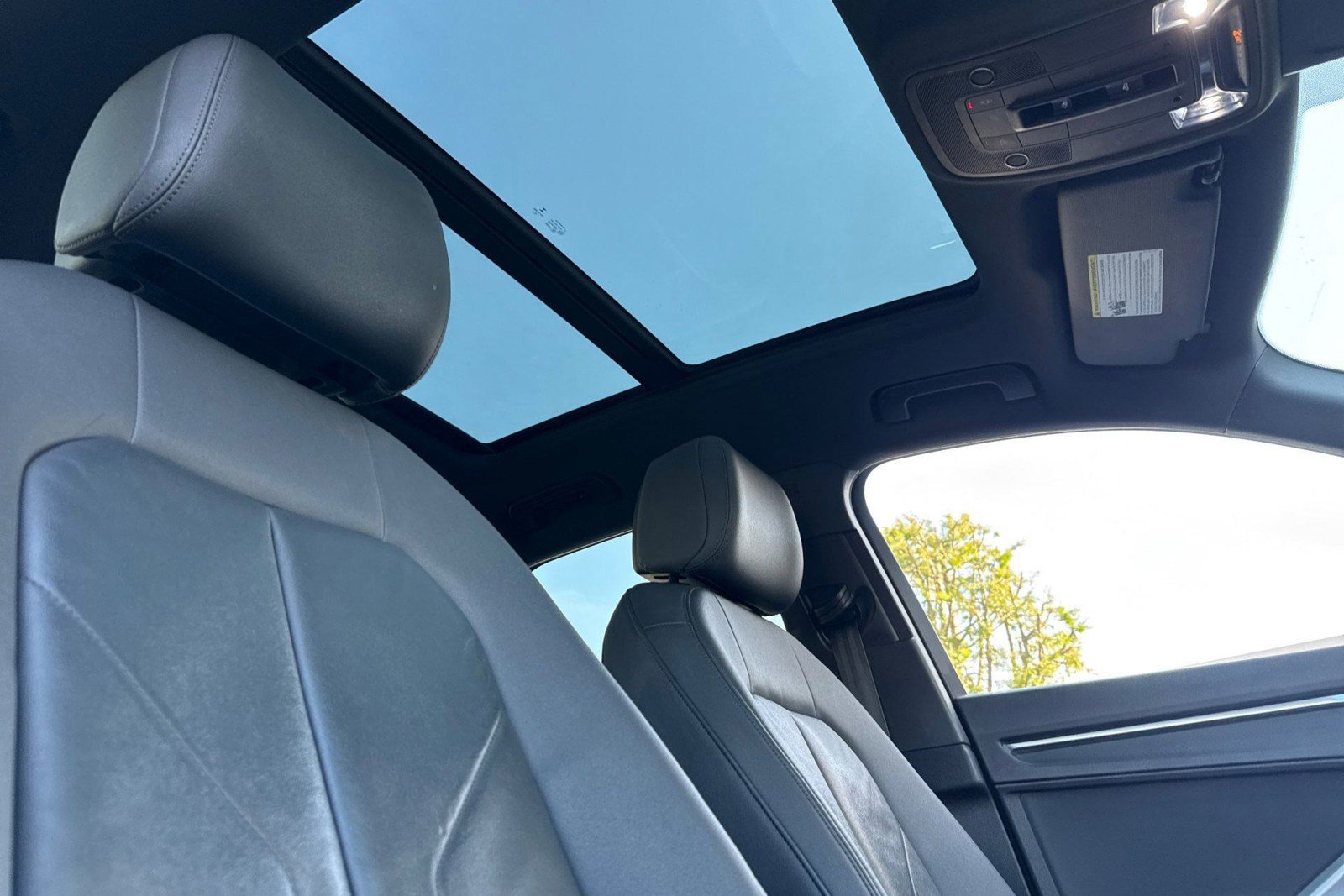 Used 2019 Audi Q3 2.0T Premium AWD/4WD image 15