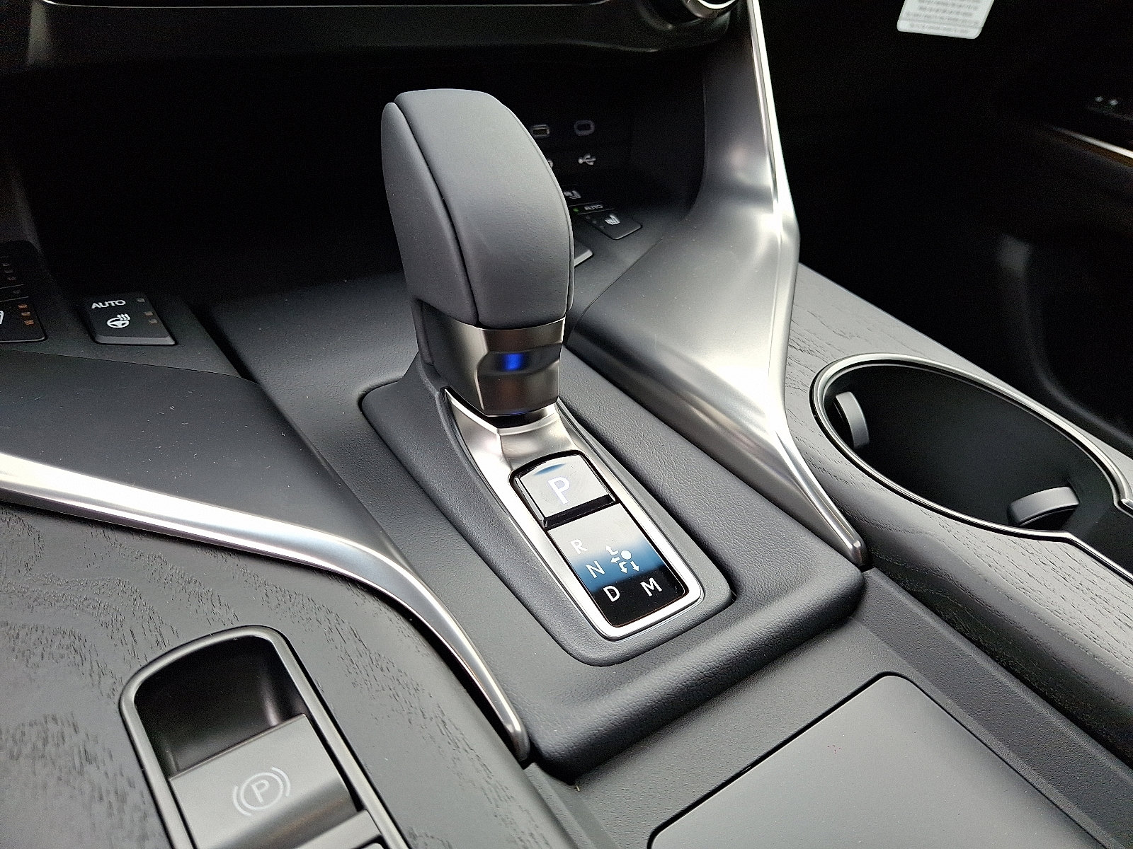 New 2025 Lexus LX 700h Overtrail image 10