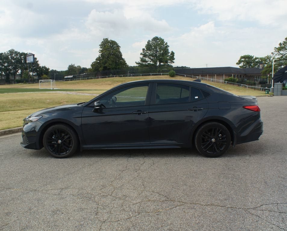 Used 2025 Toyota Camry SE AWD/4WD image 12