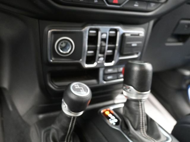 Used 2023 Jeep Wrangler Sahara image 21