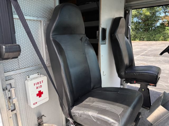 Used 2014 Ford E-350 and Econoline 350 Super Duty w/ A/C Prep Package RWD image 17