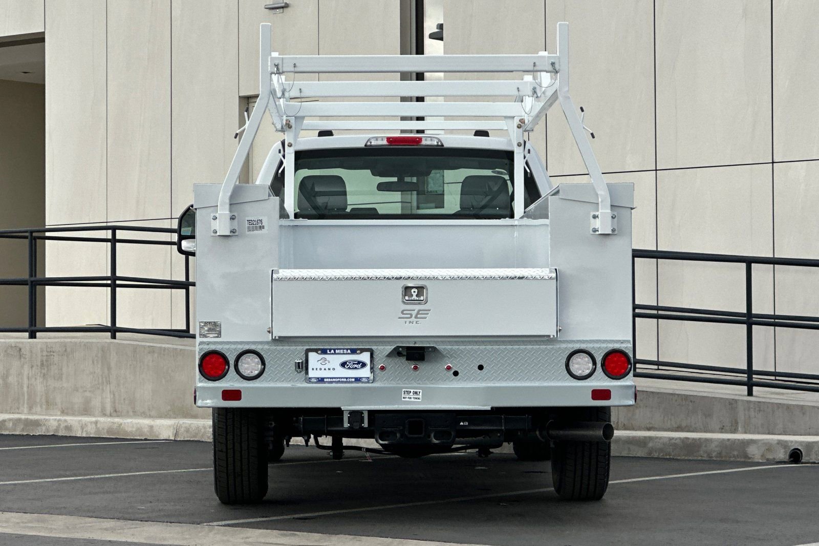 New 2026 Ford F250 XL w/ XL Chrome Package image 4