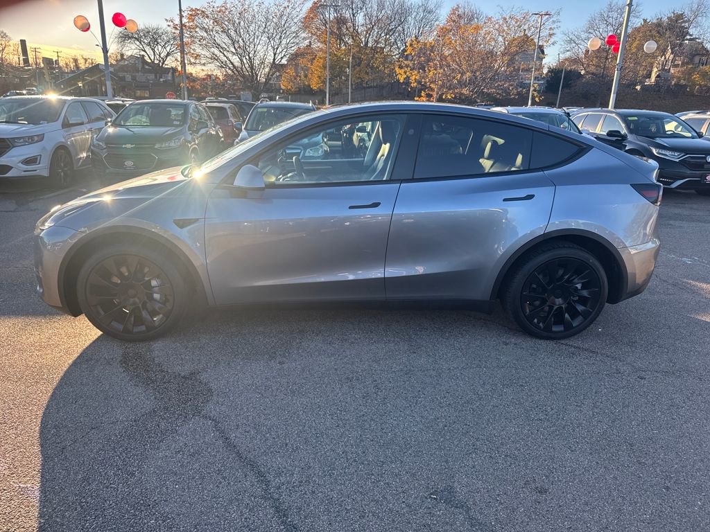 Used 2025 Tesla Model Y Long Range image 4