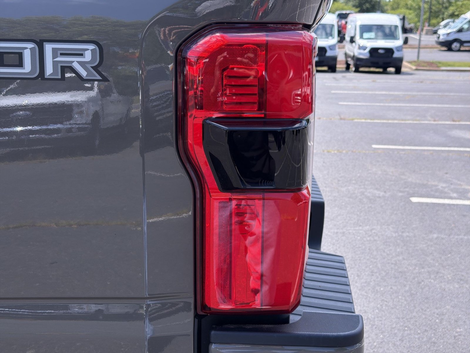 New 2026 Ford F350 Platinum w/ Platinum Plus Package AWD/4WD image 18