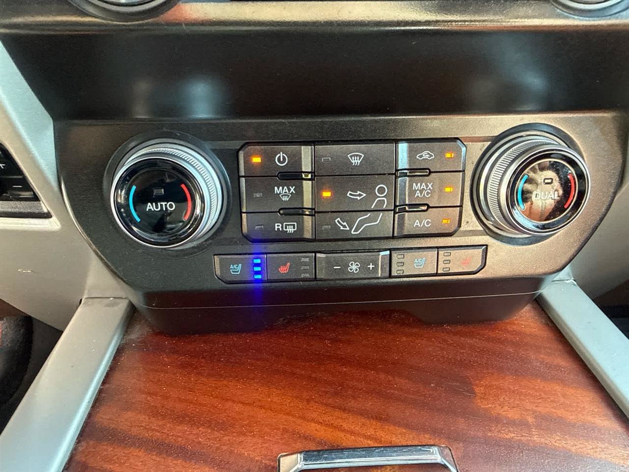 Used 2019 Ford F350 King Ranch w/ King Ranch Ultimate Package AWD/4WD image 19