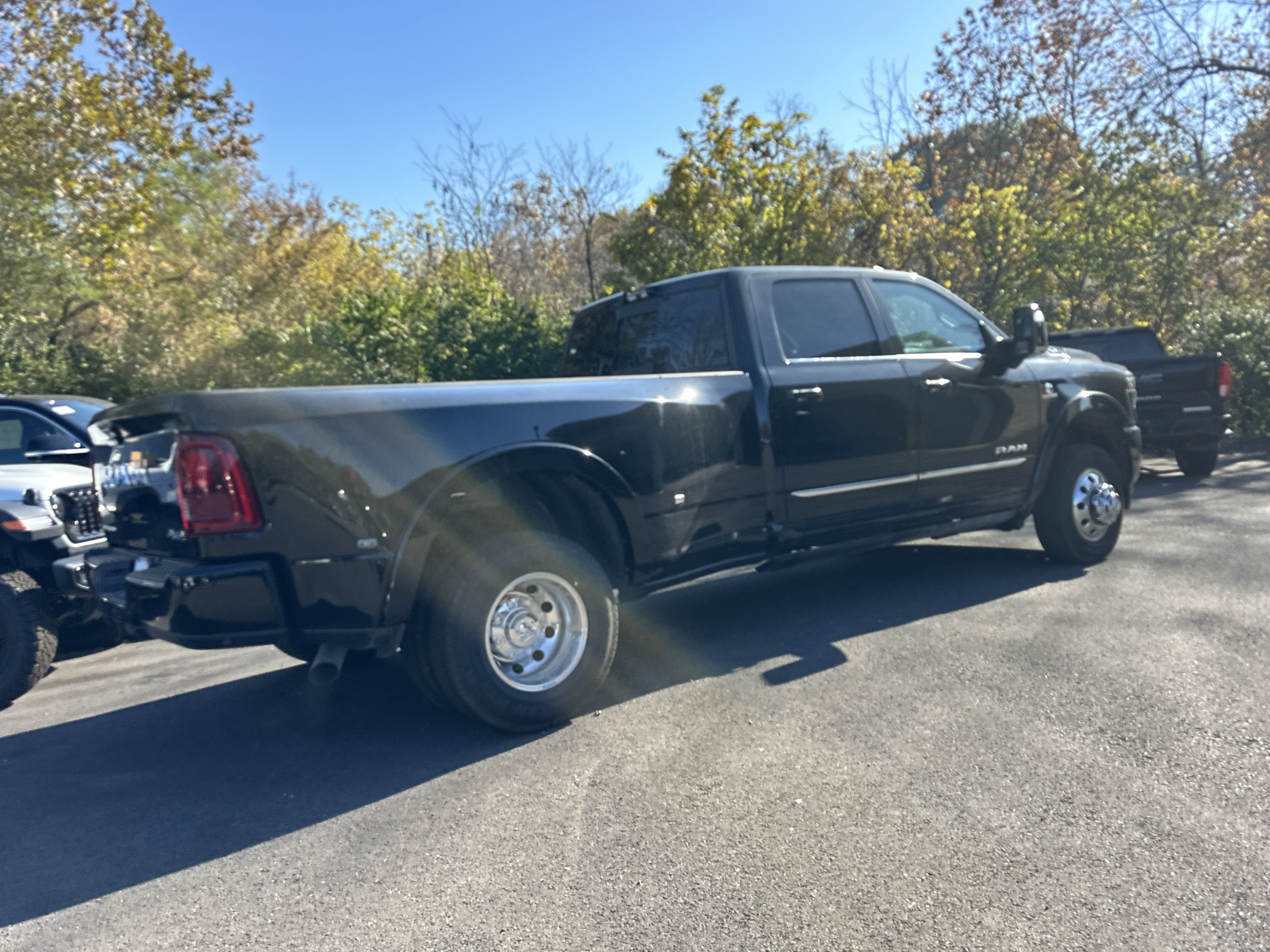 New 2027 RAM 3500 Limited AWD/4WD image 22