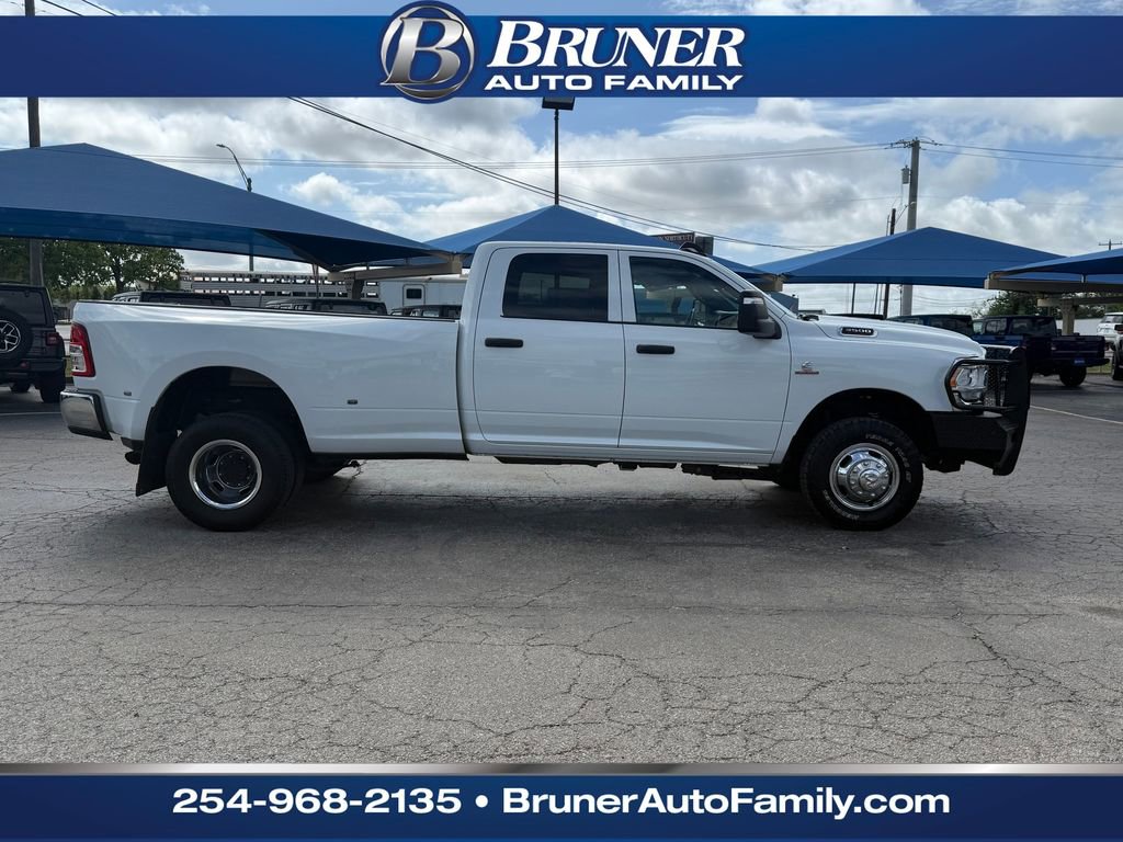 Used 2024 RAM 3500 Tradesman w/ Chrome Appearance Group AWD/4WD image 4