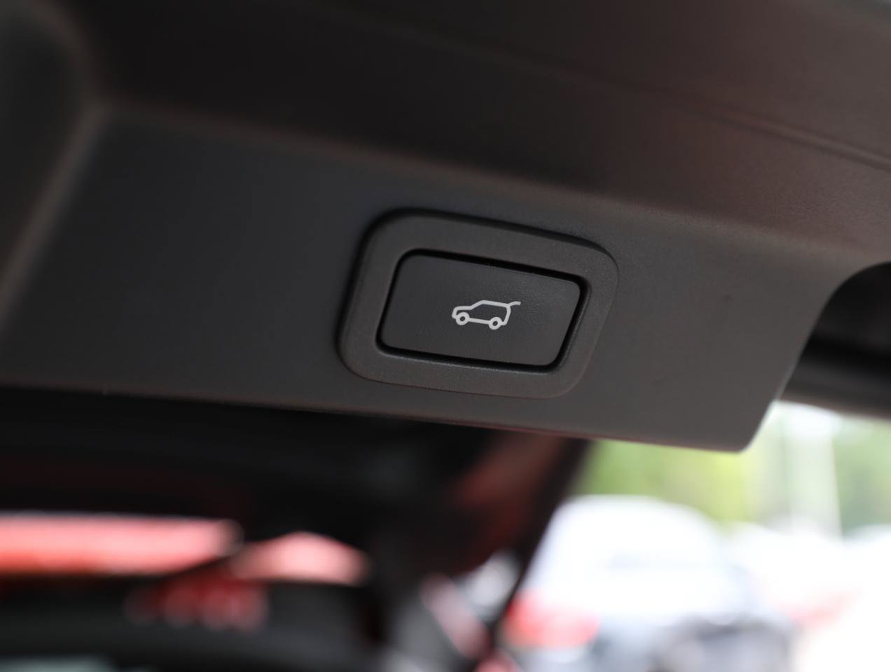 Used 2019 Jaguar F-PACE R-Sport AWD/4WD image 15