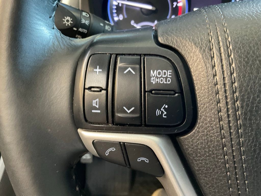 Used 2019 Toyota Highlander XLE image 13