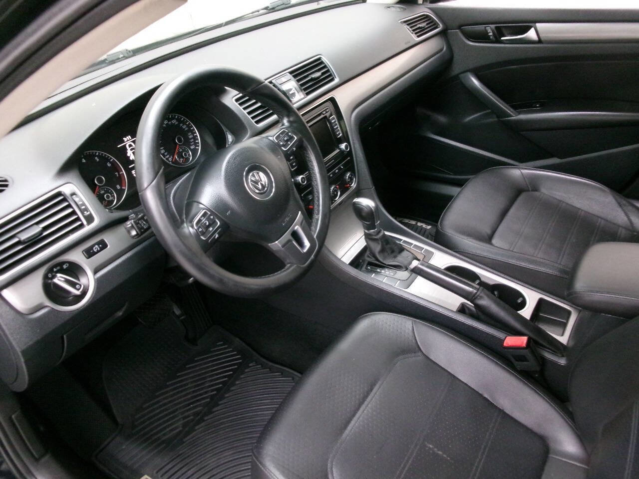 Used 2014 Volkswagen Passat 2.5 SE FWD image 17