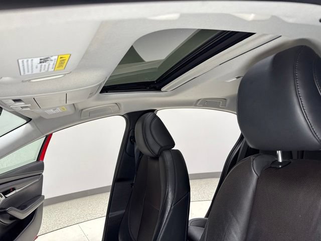 Used 2019 MAZDA MAZDA3 Sedan w/ Premium Package FWD image 2