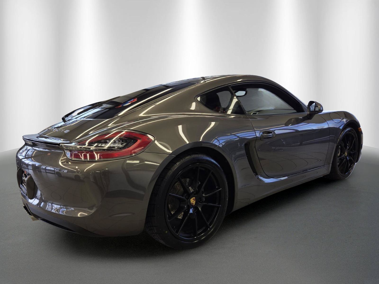 Used 2016 Porsche Cayman RWD image 7