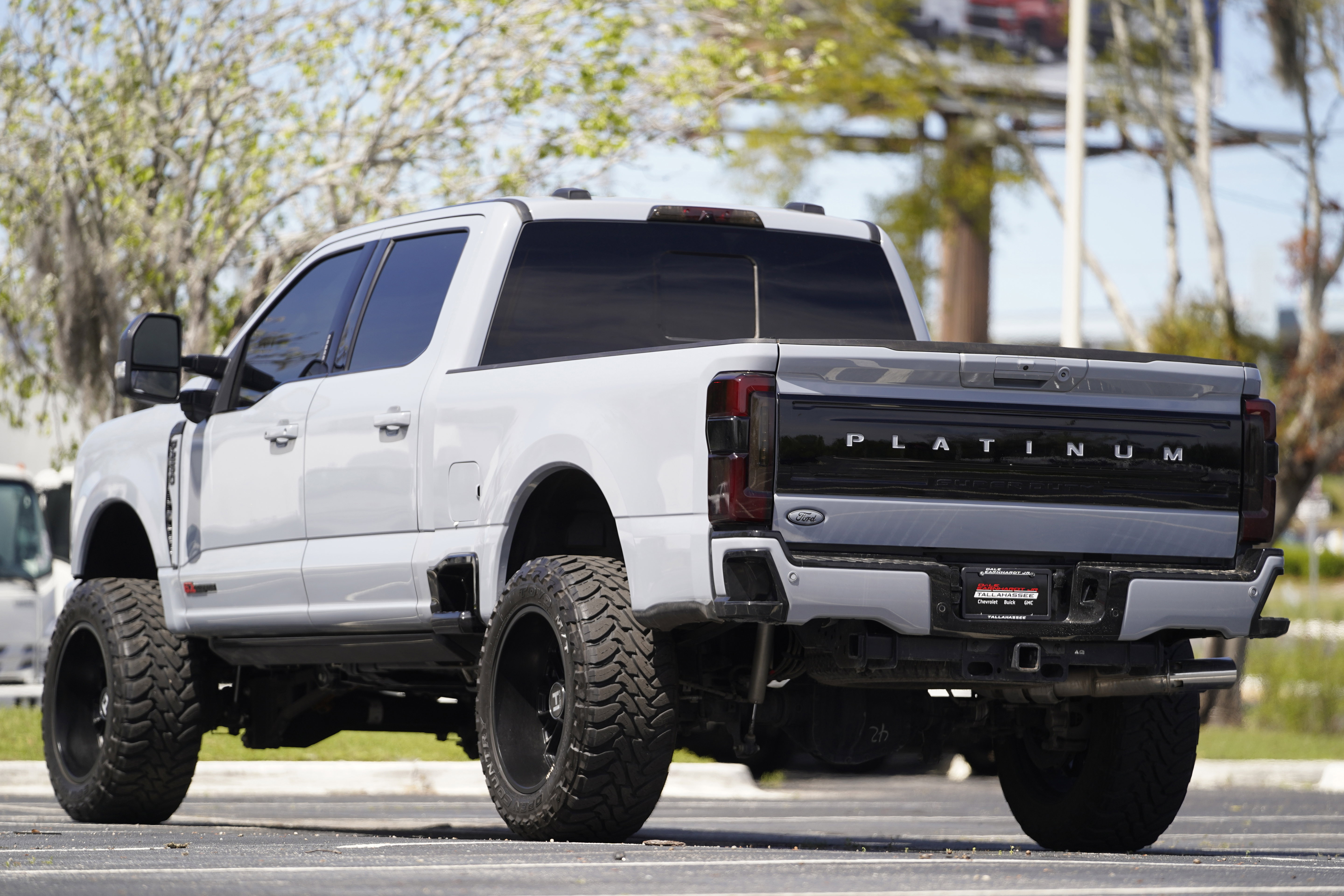 Used 2024 Ford F250 Platinum image 3