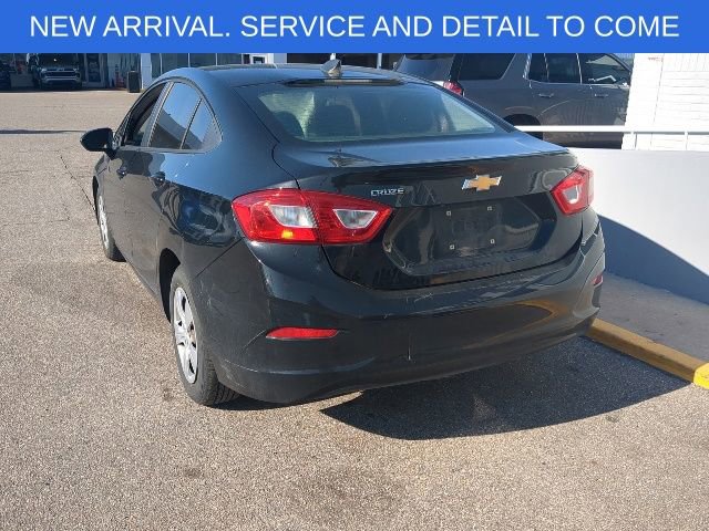 Used 2018 Chevrolet Cruze LS FWD image 4