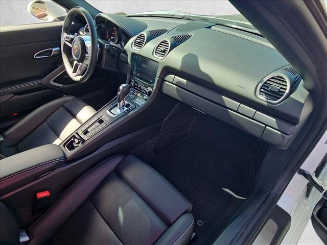 Used 2025 Porsche 718 Boxster RWD image 17