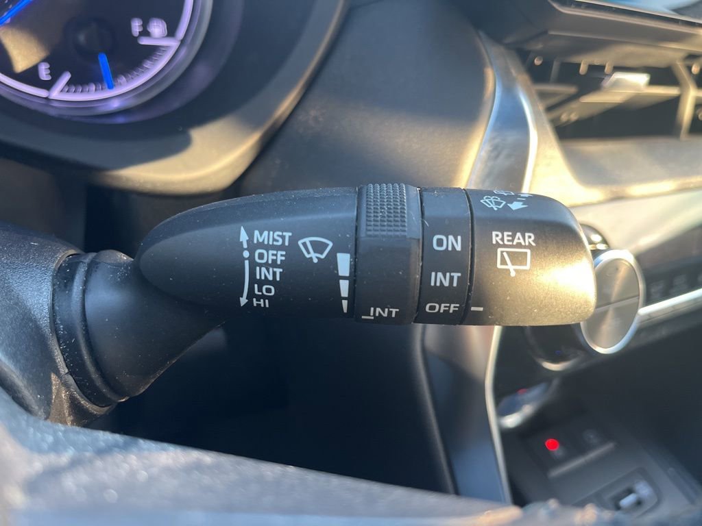 Used 2021 Toyota Venza LE w/ Carpet Mat Package (TMS) image 65