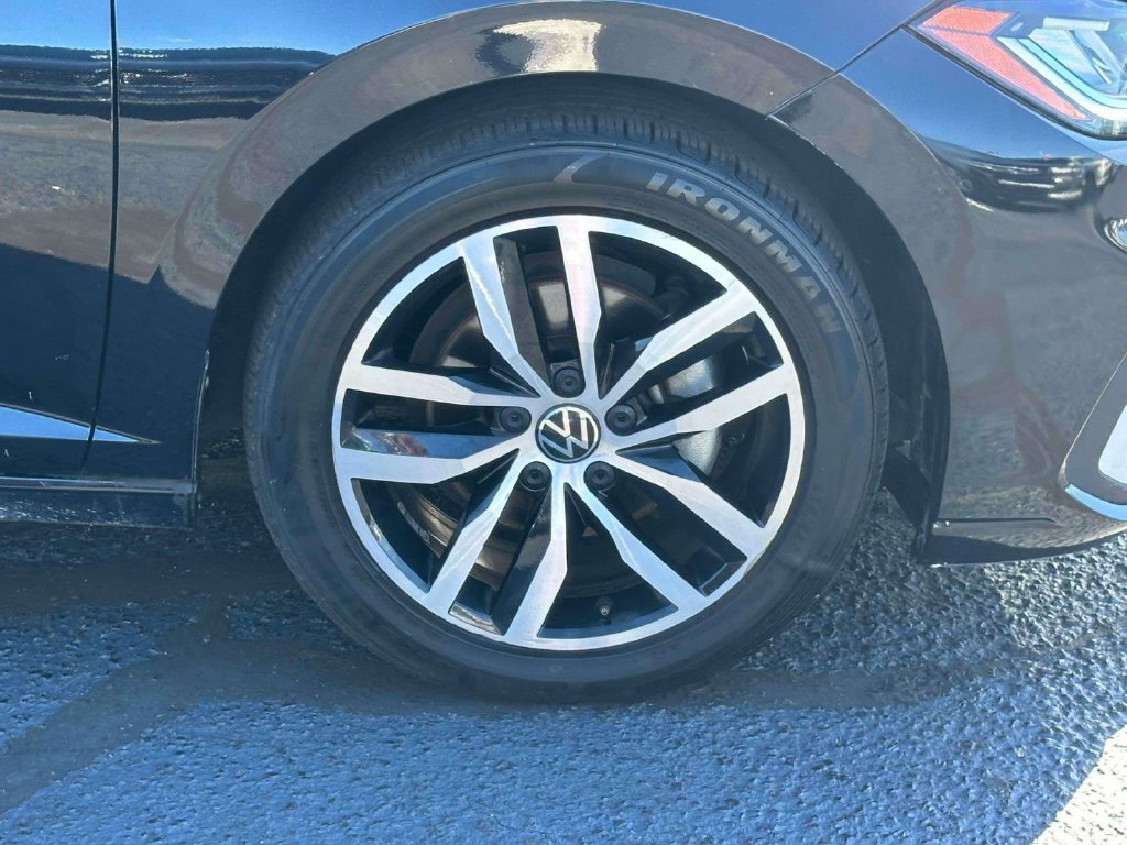 Used 2025 Volkswagen Jetta SE FWD image 7