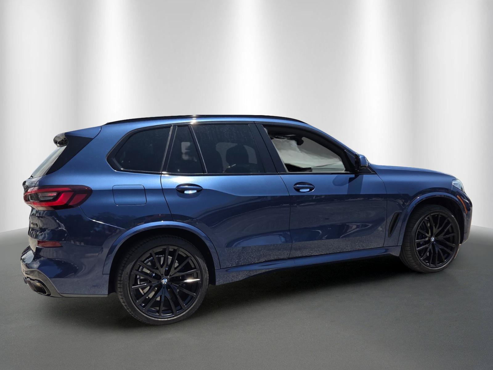 Used 2023 BMW X5 M50i w/ Executive Package AWD/4WD image 7