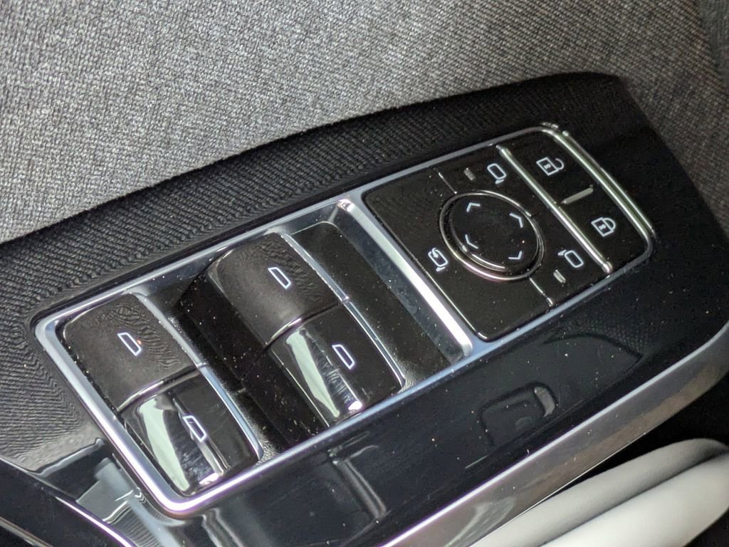 Certified 2025 Cadillac Escalade Premium Luxury Platinum w/ LPO, Radiant Package RWD image 28