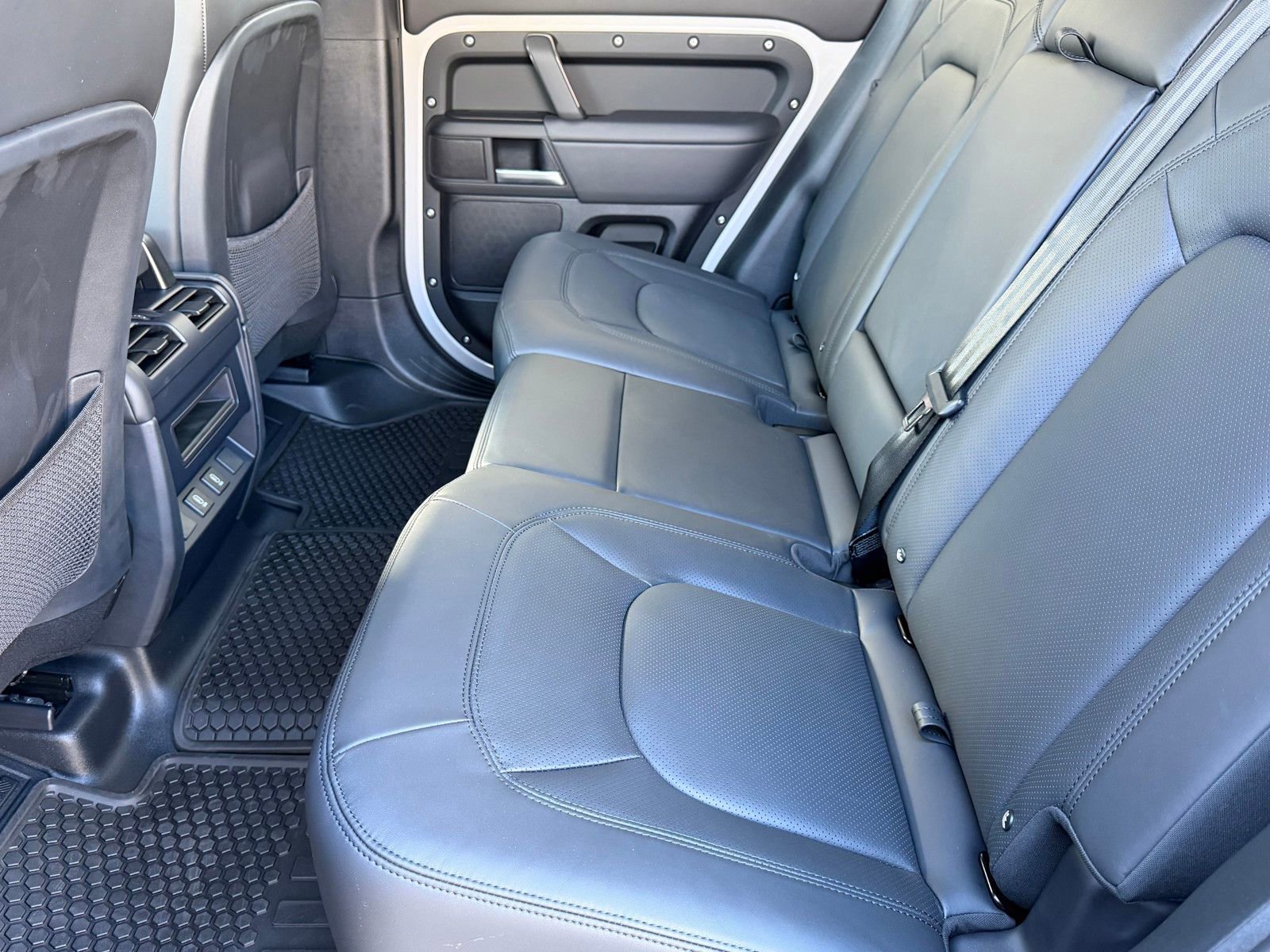 New 2026 Land Rover Defender 110 S image 24