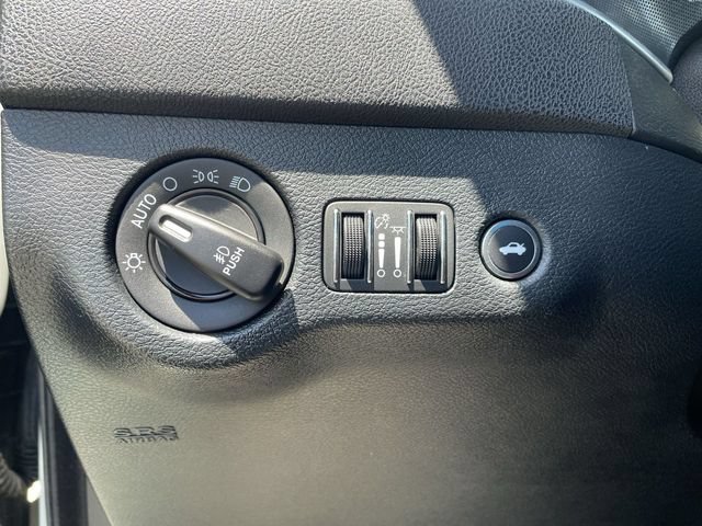 Used 2018 Dodge Charger R/T RWD image 17