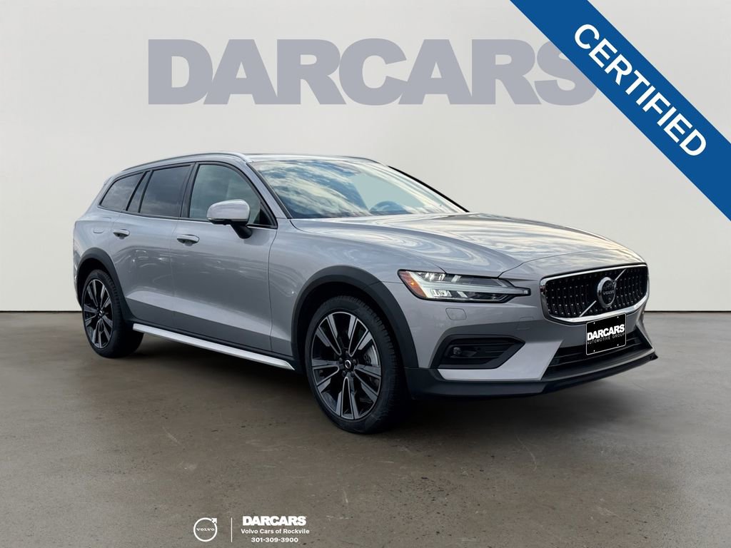Certified 2025 Volvo V60 B5 Cross Country Ultra w/ Protection Package Premier