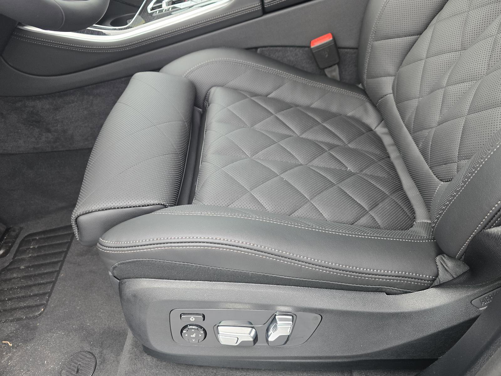 New 2026 BMW X5 xDrive40i w/ M Sport Package image 15