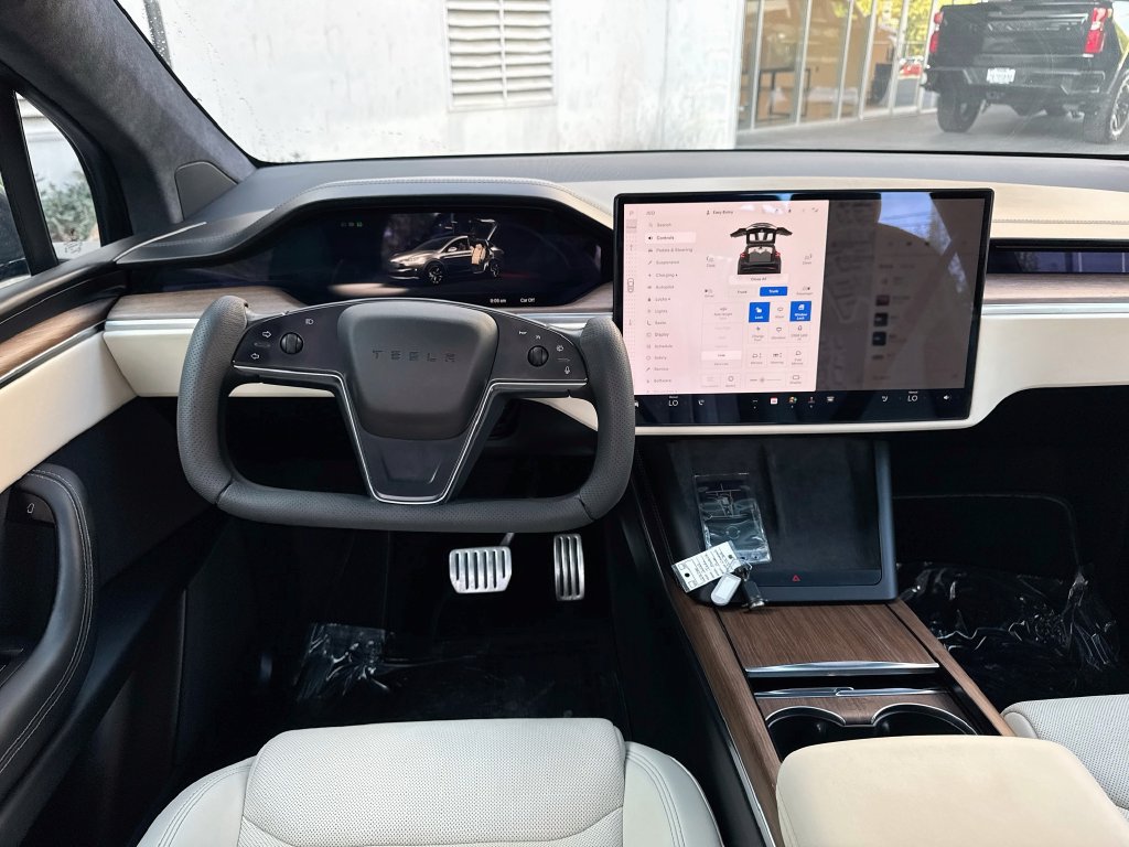 Used 2023 Tesla Model X AWD/4WD image 22