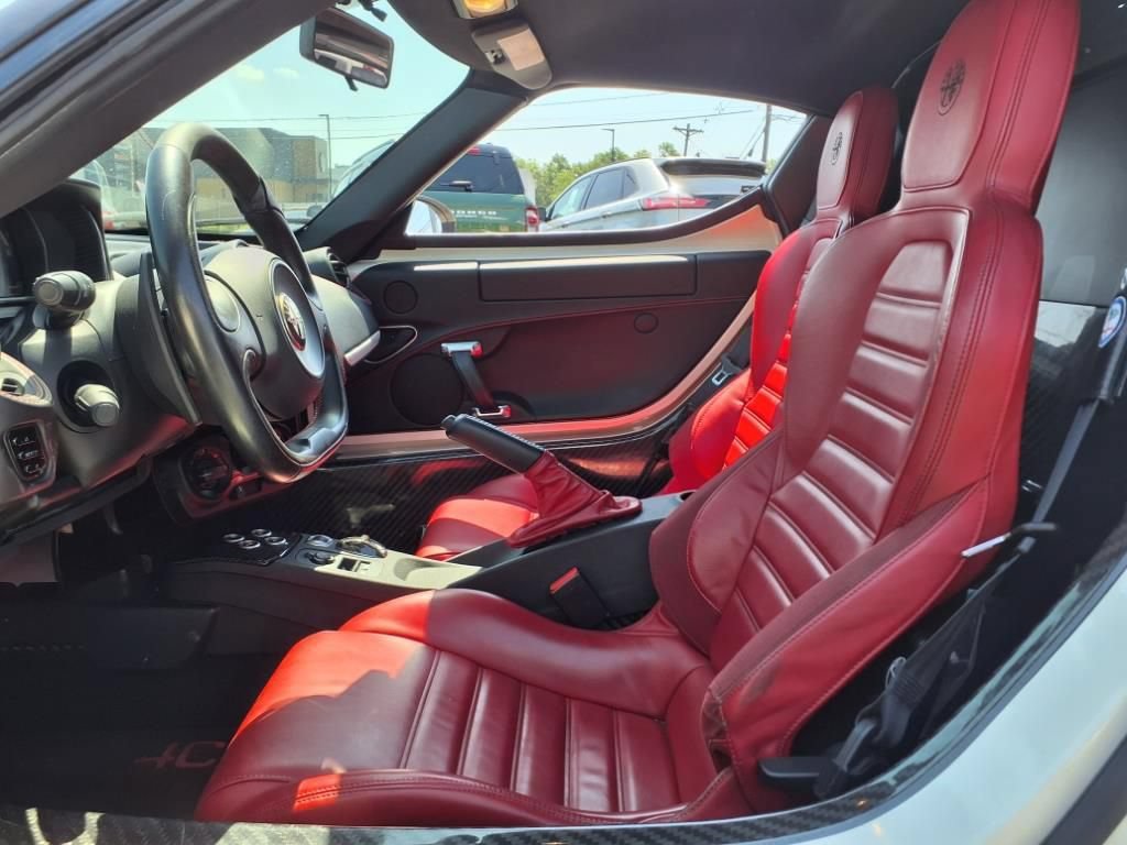 Used 2015 Alfa Romeo 4C Coupe w/ Leather Interior Group RWD image 11