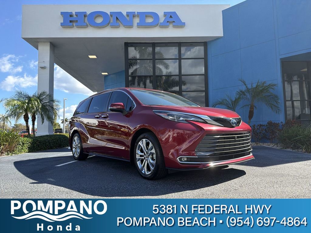 Used 2024 Toyota Sienna Platinum image 1