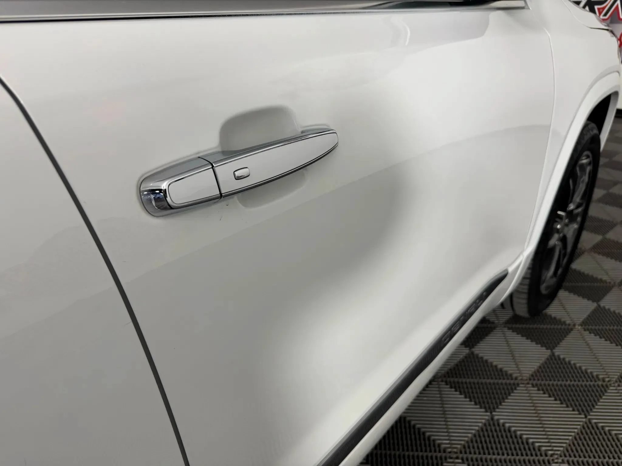 Used 2019 GMC Acadia Denali AWD/4WD image 31