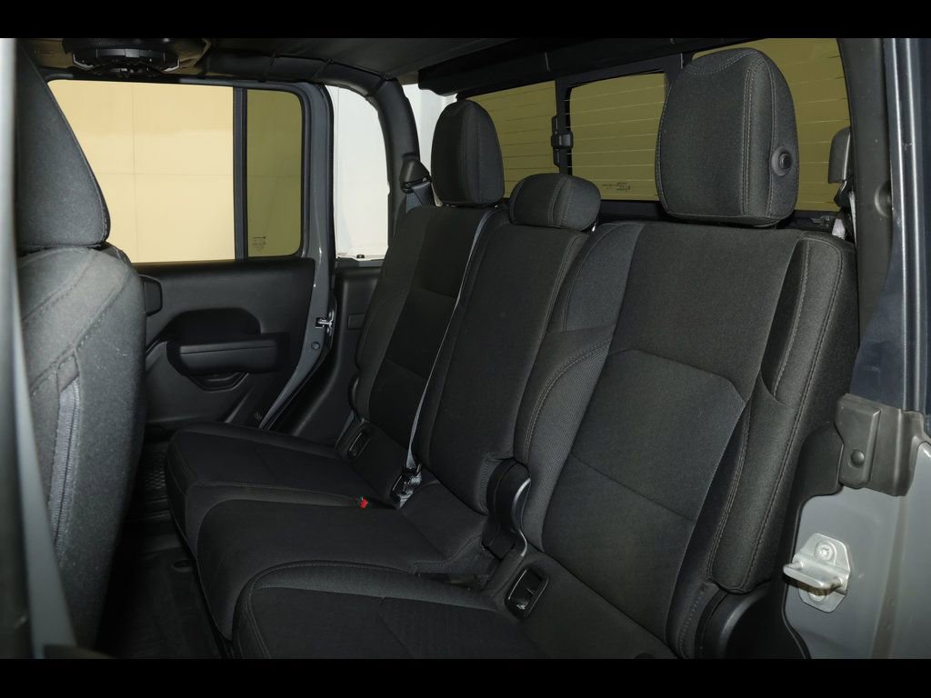 Used 2022 Jeep Gladiator Sport AWD/4WD image 26