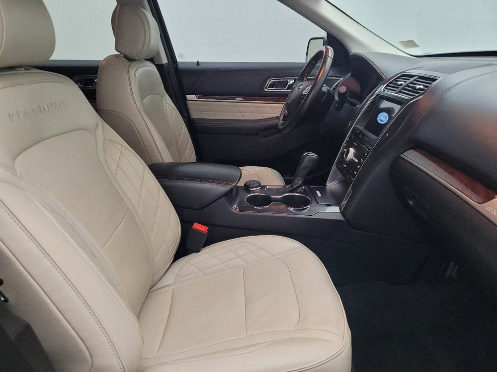 Used 2017 Ford Explorer Platinum image 21