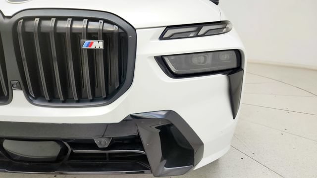 Used 2023 BMW X7 M60i AWD/4WD image 25