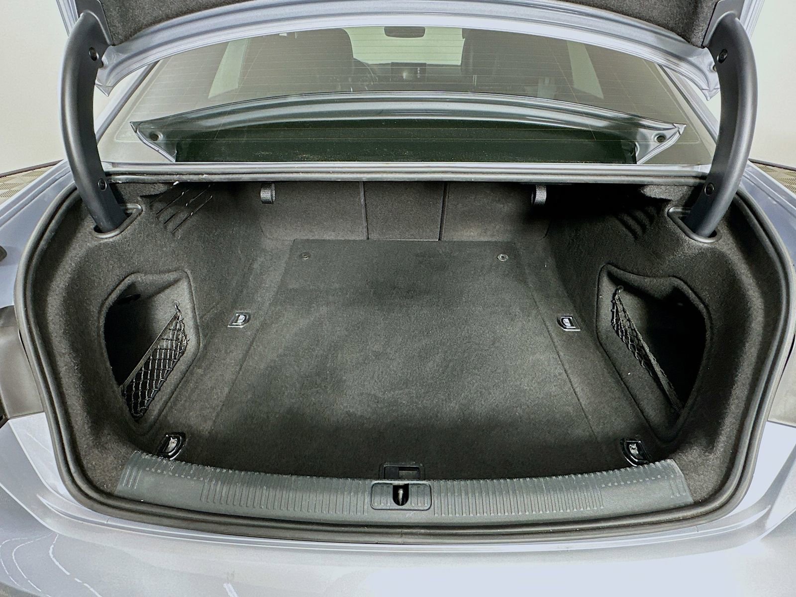 Used 2017 Audi A4 2.0T Premium image 29