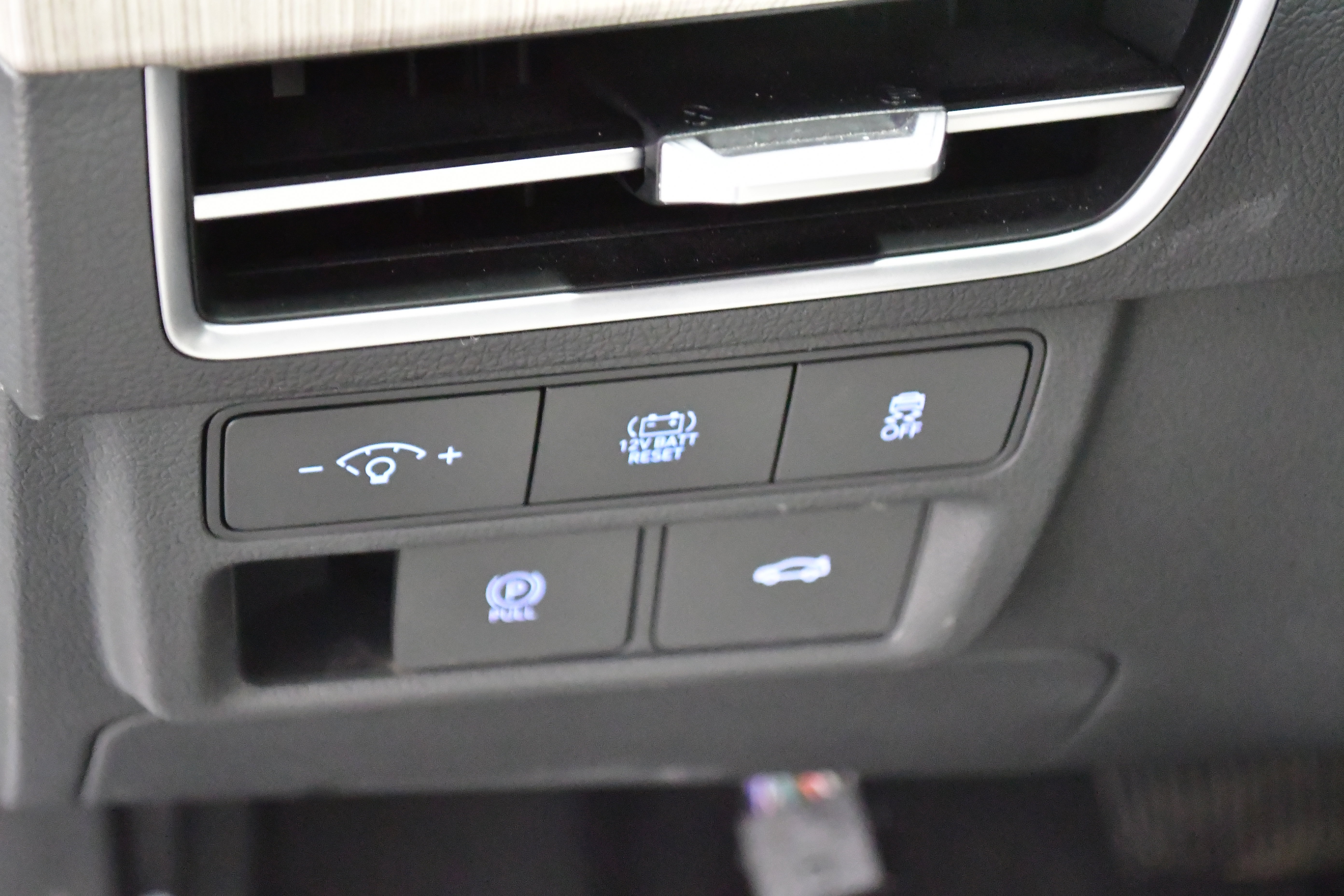 Used 2025 Hyundai Sonata SEL FWD image 13