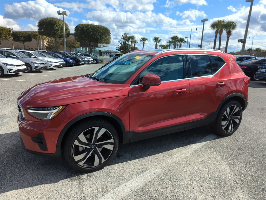 Used 2023 Volvo XC40 B4 Plus w/ Driver Assist Package image 13